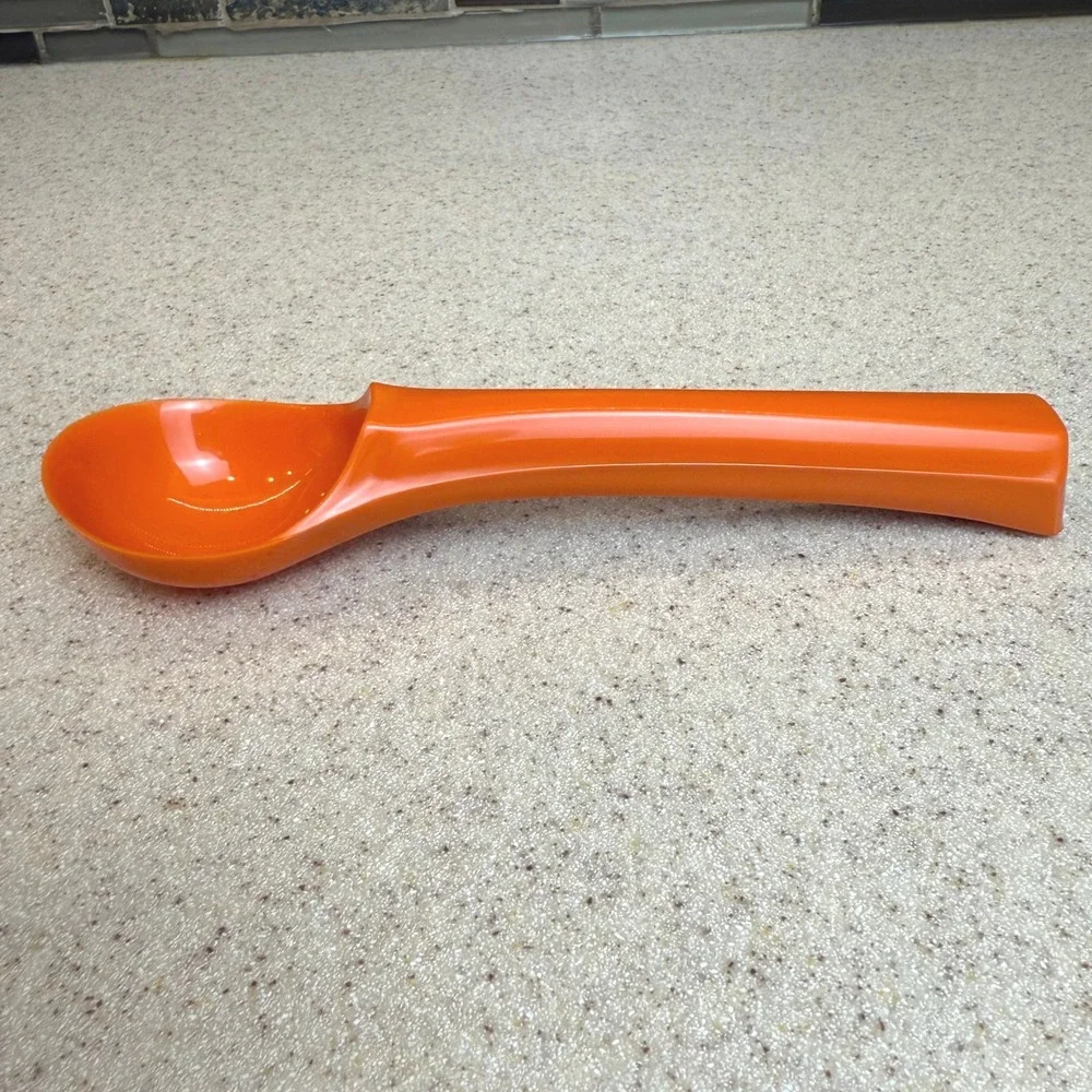 Rubbermaid brand new